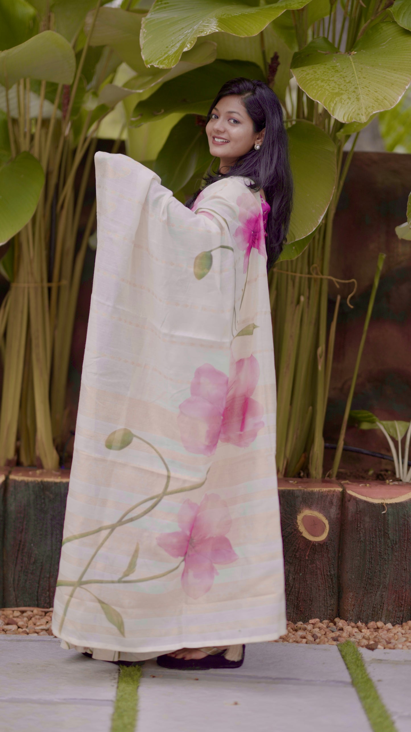 Soft Easy-to-Wear Saree with Lavender Floral Design & Blouse Piece